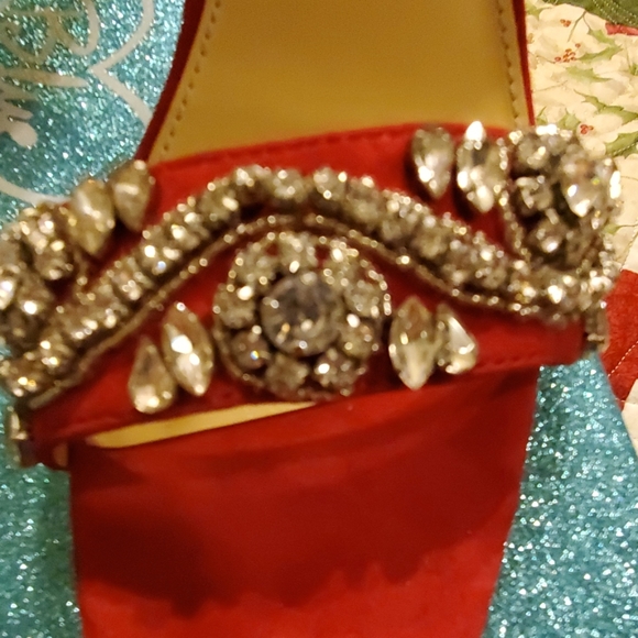 SHOES - Picture 5 of 8